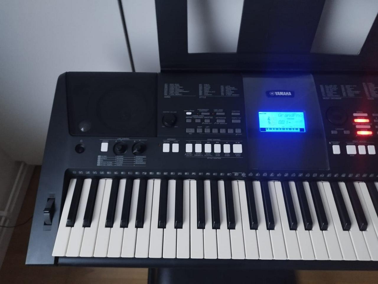 Yamaha PSR E423 Keyboard komp...