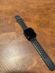 Apple Watch Series 6 (44mm) Nike Edition - Svart