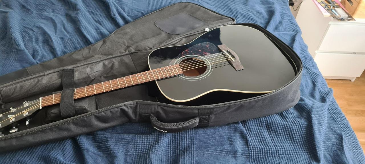 Yamaha F370 akustik  gitarr 