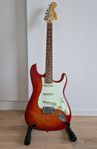 Squier Standard Stratocaster, Cherry Sunburst 2004