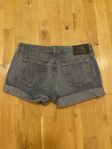 Armani jeans shorts stl L dam