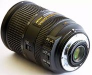 Nikon AF-S DX Zoom-Nikkor 18-300mm f/3.5-5.6G ED VR