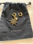 Chanel Charm inkl örhängen och Dustbag