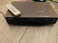 VHS spelare med ca 150 filmer 