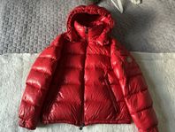 Moncler Maya Size 2, väldigt bra skick