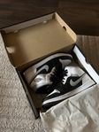 Air jordan 1 mid white shadow