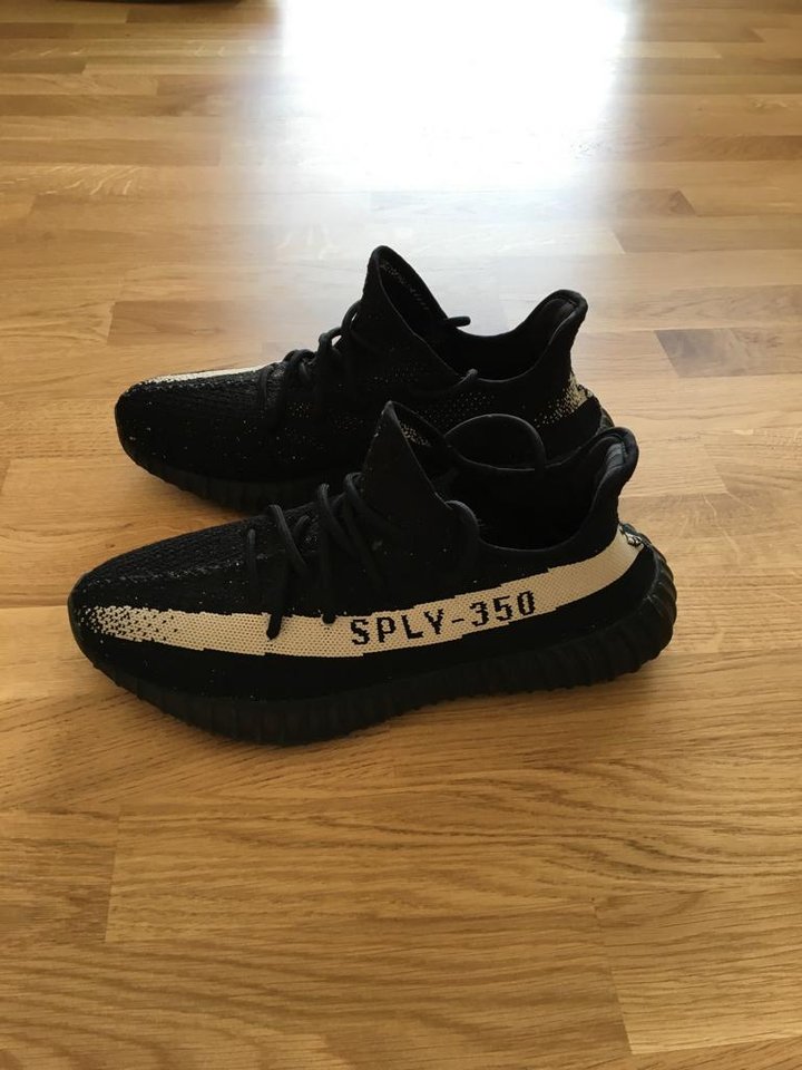 Yeezy 350 Oreo