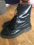 Svarta Dr Martens storlek 38