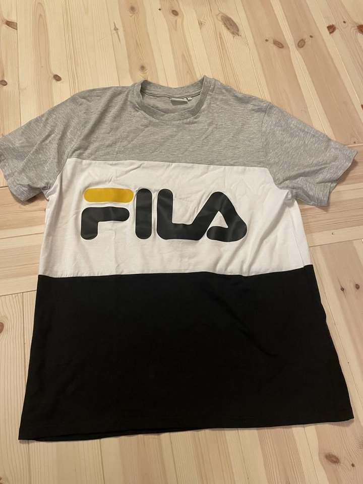 Fila t-shirt storlek L