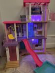 Barbie Dreamhouse hus