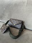 Félicie Strap & Go Crossbody mycket fint skick kvitto finns