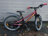 Fin & välutrustad Scott 20” mountainbike - julklapp