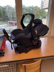 Bilbarnstol med Isofix underrede/ Barnsäng 2 st 