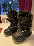 Snowboard boots