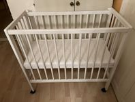 bedside crib 