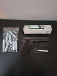 KWC - M1911 Airsoft pistol Co2 blowback.