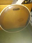 Evans eq2 22' bastrummeskinn Clear.