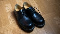 Dr. Martens med stålhätta (Stl 39,5)