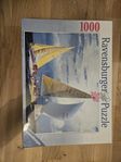 Ravensburger pussel med 1000 bitar.