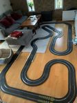 Scalextric digital bana, ca 18 m lång, 6 bilar