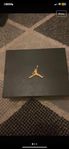 air Jordans mid 1 light smoke grey