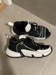 Adidas Trae basketskor herr strl: 39 1/3