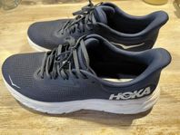 Hoka Arahi 7