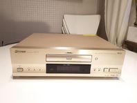 Pioneer DV-717  CD/DVD Spelare