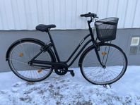 Citybike B´twin med vinterdäck, 28 tum