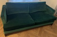 Soffa 2.5 sits i grön chenille