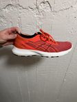 Asics skor 