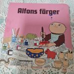 Barnbok om Alfons Åberg. ISBN: 978-91-29-71558-3