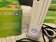 Xbox 360 med många Spel och handkontroll 