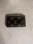 Louis Vuitton Monogram Reverse Card Holder 