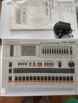 Roland tr 707 trummaskin 