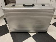 Rimowa resväska i aluminium