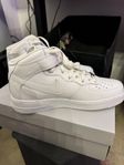 Nike air force 1 07’ mid High strl 44 