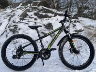 Apollo Mountainbike 24’ Barn cykel i mycket fint skick! 