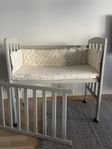 Bedside crib / spjälsäng