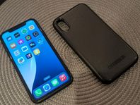 iPhone XR 64GB med sprucken bak/ kamera. 