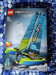 Lego technic 42105 Katamaran, ny och oöppnad