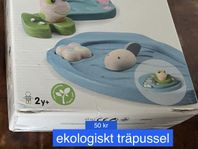 Ekologiskt träpussel Frog Life från 2 år