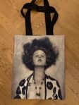 Totebag Madame D’Ora från utställning på Millesgården 