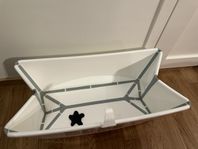 Stokke Flexi Bath – Hopfällbar badbalja med Newborn Suppo