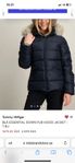 Tommy Hilfiger BLÅ ESSENTIAL DOWN FUR HOOD JACKET - TJEJ