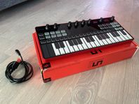 IK Multimedia UNO Synth Pro Desktop