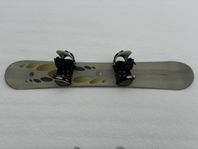 Snowboard Extrem 176cm med Burton Customs bindingar st. L