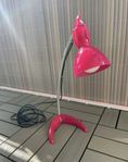 Rosa bordslampa, lampa för nattduksbord / skrivbord