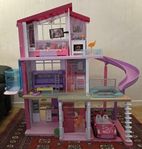 Barbie dreamhouse