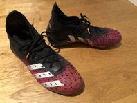 Fotbollsskor Adidas Predator strl 41 1/3